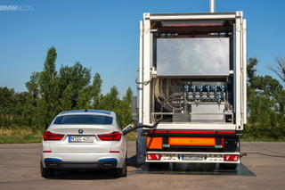 Illustration for article titled BMW Prototype with Hydrogen Fuel Cell – First Drive
